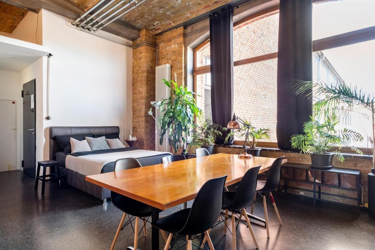Loft & Artist In An Industrial Creative Hub