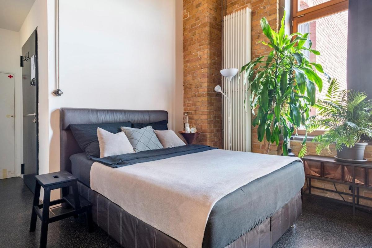Loft & Artist In An Industrial Creative Hub Appartement
