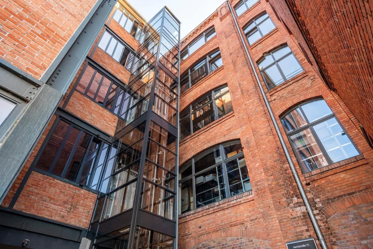 Loft & Artist In An Industrial Creative Hub Appartement